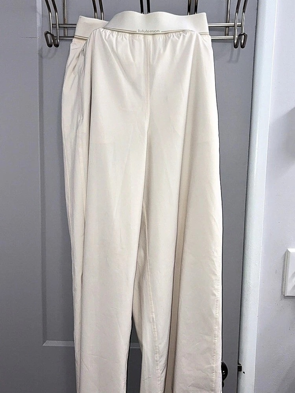 Lululemon Stretch Woven Wide-Leg High-Rise Pant in White- BRAND NEW